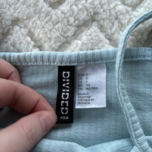 ☀️Donating Soon☀️Divided H&M Crop Top Size S - Picture 2 of 4